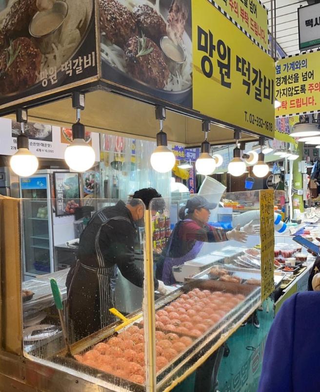 Apartment Hongdae 10mins, Hapjeong 5mins, Airportbus 5mins, Largo House Seoul- Foreigner Only Seoul
